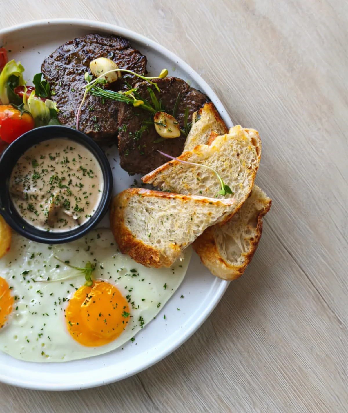 All-day breakfast, dining, and pastries at Nine Foxes Down café in Lahore